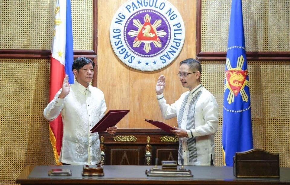 Dr. Jose Francisco "Kiko" Benitez took the oath before President Ferdinand Marcos, Jr. as the Director General of the Technical Education and Skills Development Authority (TESDA).